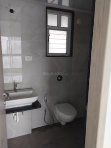 Bathroom Image of 950 Sq.ft 2 BHK Apartment / Flat for rent in Zen Elite, Kharadi Pune for Rs. 42200