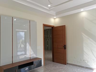 Bedroom Image of 2700 Sq.ft 4 BHK Builder Floor for sale in Paschim Vihar New Delhi for Rs. 50000000