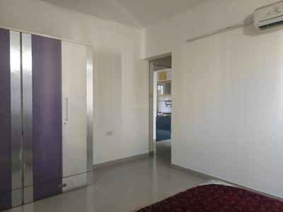 Bedroom Image of 950 Sq.ft 2 BHK Apartment / Flat for rent in Magarpatta Iris, Magarpatta City Pune for Rs. 36000