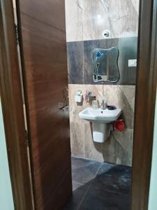 Bathroom Image of 2000 Sq.ft 3 BHK Apartment / Flat for rent in Himayath Nagar Hyderabad for Rs. 50000