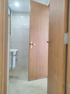 Common Bathroom Image of 1300 Sq.ft 3 BHK Builder Floor for sale in Puri Kohinoor Faridabad, Sector 89 Faridabad for Rs. 15100000