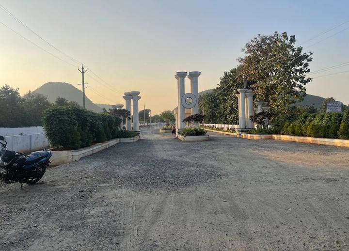 The Hill View Main Image 1