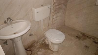 Victory Central Bathroom One 4