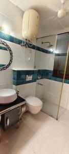 Bathroom Image of 2700 Sq.ft 3 BHK Builder Floor for rent in Sector 43 Gurgaon for Rs. 75000