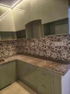 Kitchen Image of 900 Sq.ft 3 BHK Apartment / Flat for sale in DLF Ankur Vihar Ghaziabad for Rs. 3300000