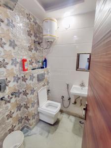 Bathroom Image of 650 Sq.ft 2 BHK Builder Floor for rent in Sector 5 Rohini New Delhi for Rs. 25000