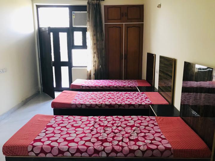 Bedroom Image of Glorious PG in Indirapuram, Ghaziabad