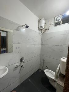 Bathroom Image of 1000 Sq.ft 1 RK Apartment / Flat for rent in Mahalakshmi Nagar Indore for Rs. 11000