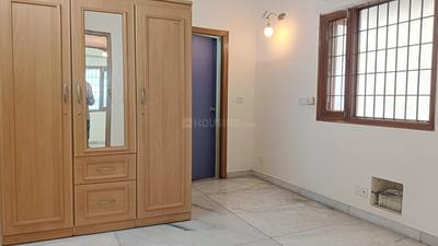 Bedroom Image of 1600 Sq.ft 3 BHK Apartment / Flat for rent in DDA Sector B Pocket 9, Vasant Kunj New Delhi for Rs. 80000