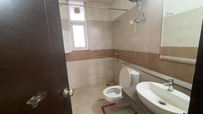 Indiabulls Enigma Bathroom 3