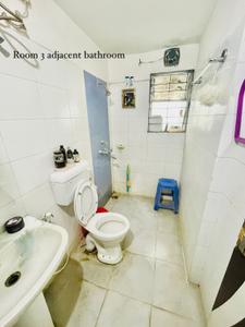 Bathroom Image of 1500 Sq.ft 3 BHK Apartment / Flat for rent in Hengrabari Guwahati for Rs. 30000