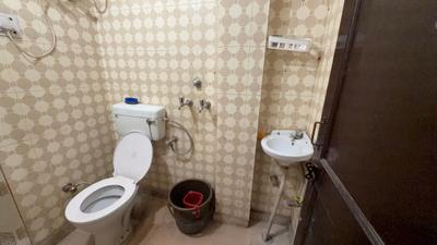 Bathroom Image of 450 Sq.ft 1.5 BHK Builder Floor for rent in Shadipur New Delhi for Rs. 14500