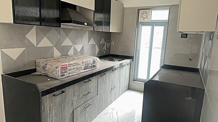 Royal Altezza Main Image 1