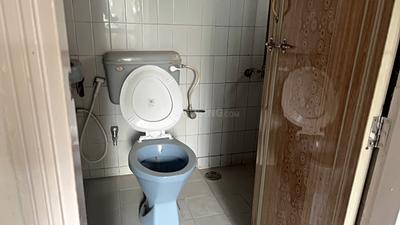 Bathroom Image of 500 Sq.ft 1 BHK Apartment / Flat for rent in Clover Trump, Sangamvadi Pune for Rs. 26000