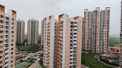 Living Room Image of 1851 Sq.ft 3 BHK Apartment / Flat for sale in Shapoorji Pallonji JoyVille, Sector 102 Gurgaon for Rs. 32500000