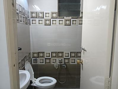 Bathroom Image of 2750 Sq.ft 4 BHK Apartment / Flat for rent in Gulbai Tekra Ahmedabad for Rs. 45000
