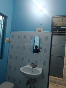 Bathroom Image of 450 Sq.ft 1 BHK Builder Floor for rent in Gomti Nagar Lucknow for Rs. 9000