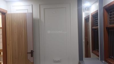 Bedroom Image of 900 Sq.ft 3 BHK Builder Floor for rent in Guru Ji Homes Part 2, Dwarka Mor New Delhi for Rs. 25000