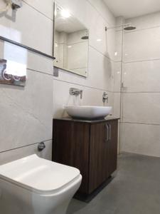 Bathroom Image of 1500 Sq.ft 3 BHK Builder Floor for rent in South City Floors 1, Sector 41 Gurgaon for Rs. 65000