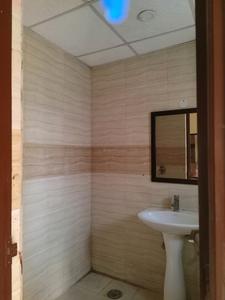 Common Bathroom Image of 400 Sq.ft 1 RK Apartment / Flat for rent in Supertech Ecociti, Sector 137 Noida for Rs. 19700