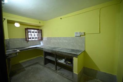 Kitchen Image of 700 Sq.ft 2 BHK Independent House for rent in Sealdah Kolkata for Rs. 18000