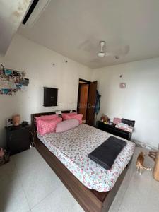 Bedroom Image of 735 Sq.ft 2 BHK Apartment / Flat for rent in Lodha Amara, Kolshet Thane for Rs. 60000
