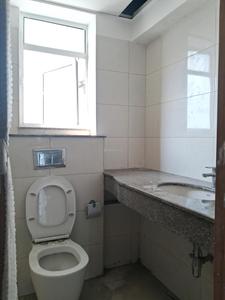 Common Bathroom Image of 1545 Sq.ft 3 BHK Apartment / Flat for sale in Godrej Woods, Sector 43 Noida for Rs. 32500000