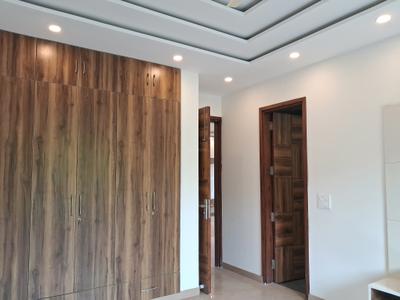 Bedroom Image of 1800 Sq.ft 3 BHK Builder Floor for sale in Paschim Vihar New Delhi for Rs. 42500000