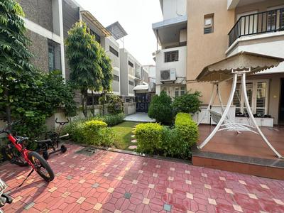 Image of 2412 Sq.ft 3 BHK Independent House for sale in Sangani Signature Bungalows, Thaltej, Ahmedabad for Rs. 51000000