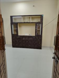 Bedroom Image of 1100 Sq.ft 2 BHK Builder Floor for rent in Financial District Hyderabad for Rs. 28000