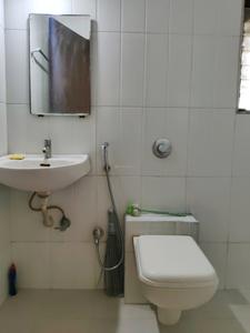 Common Bathroom Image of 920 Sq.ft 2 BHK Apartment / Flat for rent in Kasarvadavali Thane for Rs. 30000