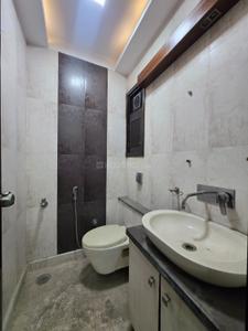 Bathroom Image of 1350 Sq.ft 4 BHK Duplex for sale in Paschim Vihar New Delhi for Rs. 50000000