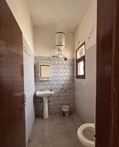 Bathroom Image of 1500 Sq.ft 3 BHK Apartment / Flat for sale in Kharar Mohali for Rs. 7000000