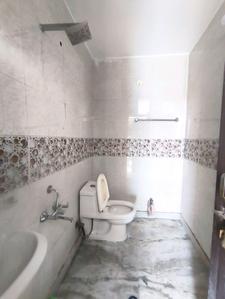 Bathroom Image of 800 Sq.ft 2 BHK Builder Floor for rent in Sultanpur New Delhi for Rs. 20000