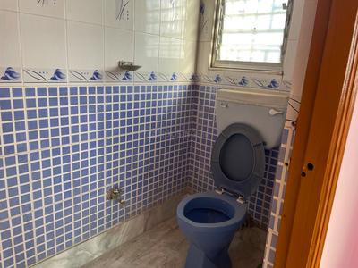 Bathroom Image of 980 Sq.ft 3 BHK Apartment / Flat for sale in Keshtopur Kolkata for Rs. 3800000
