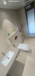 Bathroom Image of 2000 Sq.ft 4 BHK Apartment / Flat for sale in Chembur Mumbai for Rs. 72500000