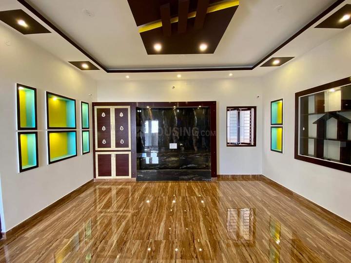 Uptown Park Main Image 1