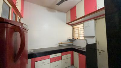 Kitchen Image of 1400 Sq.ft 2 BHK Apartment / Flat for rent in Subhanpura Vadodara for Rs. 18000