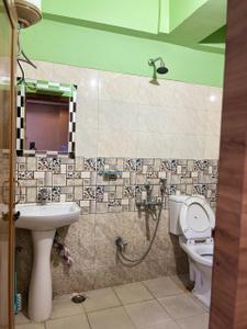 Bathroom Image of 1680 Sq.ft 4 BHK Builder Floor for rent in Jalukbari Guwahati for Rs. 40000