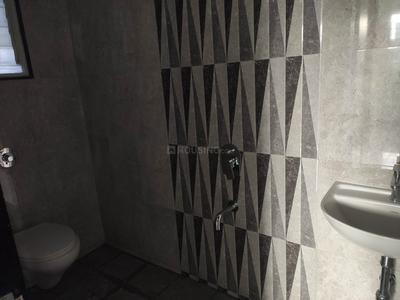 Bathroom Image of 802 Sq.ft 2 BHK Apartment / Flat for rent in Kohinoor Reina, Kondhwa Pune for Rs. 27000