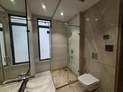 Bathroom Image of 2800 Sq.ft 4 BHK Apartment / Flat for sale in County 107, Sector 107 Noida for Rs. 93000000