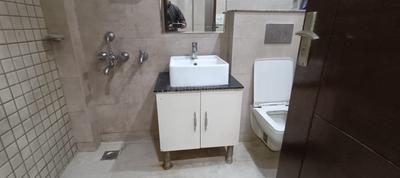 Bathroom Image of 2000 Sq.ft 3 BHK Builder Floor for rent in Vivek Vihar New Delhi for Rs. 50000