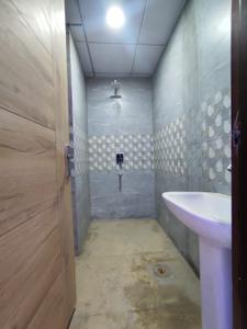 Bathroom Image of 1350 Sq.ft 3 BHK Apartment / Flat for sale in Chhattarpur New Delhi for Rs. 10000000