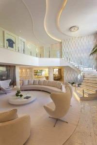 Hall Image of 3500 Sq.ft 3 BHK Apartment / Flat for rent in Pacifica Reflections, Vaishno Devi Circle Ahmedabad for Rs. 35000