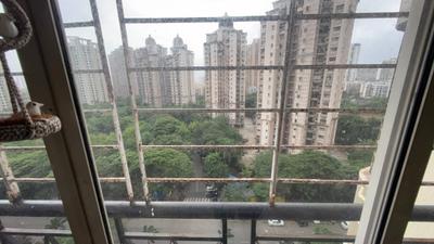 Balcony Image of 990 Sq.ft 2 BHK Apartment / Flat for rent in Evershine Millennium Paradise, Kandivali East Mumbai for Rs. 65000