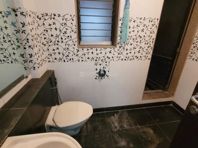Bathroom Image of 1600 Sq.ft 3 BHK Apartment / Flat for rent in Kukreja Golfscappe, Chembur Mumbai for Rs. 130000