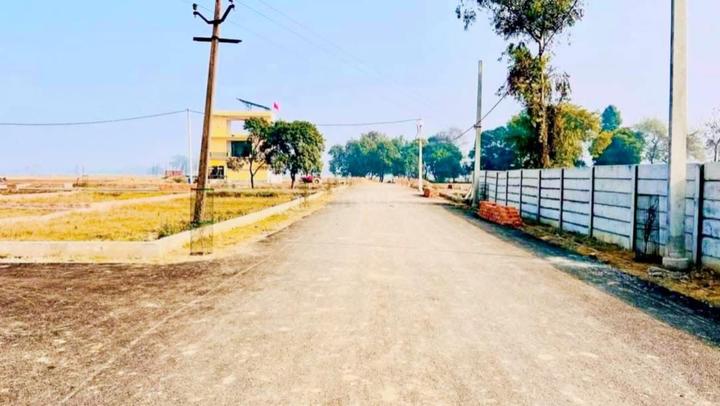 Gosainganj Main Image 1