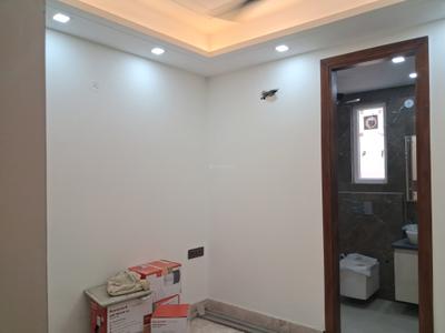 Bedroom Image of 1350 Sq.ft 3 BHK Builder Floor for sale in Paschim Vihar New Delhi for Rs. 26500000