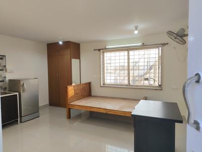 Bedroom Image of 400 Sq.ft 1 RK Apartment / Flat for rent in Indira Nagar Bengaluru for Rs. 26000