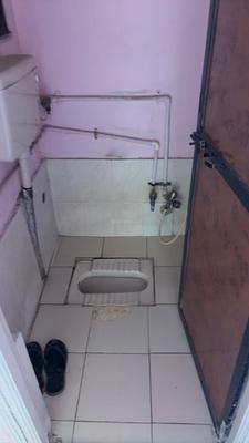 Bathroom Image of 600 Sq.ft 1 RK Apartment / Flat for rent in Swastik Palm, Thane West Thane for Rs. 15000